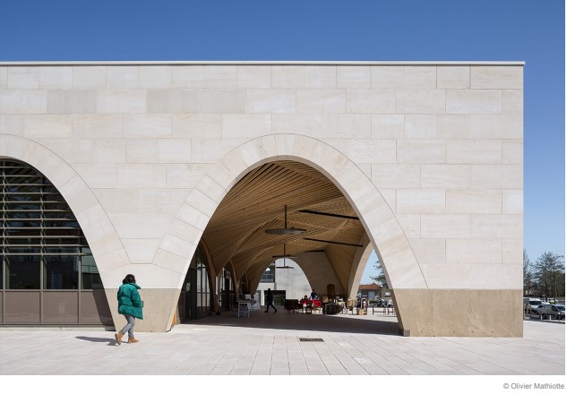 Building exterior in Toronto, Canada